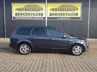 Ford Focus 1.6-16V Ghia picture 4