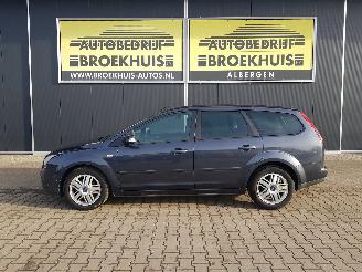 Ford Focus 1.6-16V Ghia picture 2