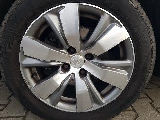 Peugeot 2008 1.6 VTi Allure picture 27