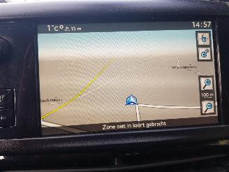 Peugeot 2008 1.6 VTi Allure picture 23