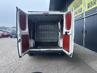 Peugeot Boxer 330 2.0 BlueHDI L1H1 Premium picture 9