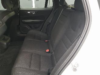 Volvo V-60 2.0 B3 Momentum Advantage picture 11