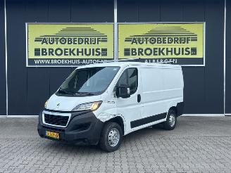 skadebil bedrijf Peugeot Boxer 330 2.0 BlueHDI L1H1 Premium 2019/1