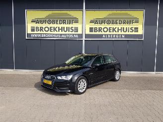 uszkodzony samochody osobowe Audi A3 Sportback 1.6 TDI ultra Attraction Pro Line 2015/5