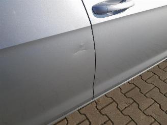 Volkswagen Golf 1.6 TDI Comfortline BlueMotion picture 13