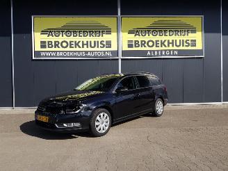Damaged car Volkswagen Passat 1.4 TSI Trendline BlueMotion 2011/2