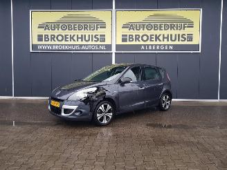 skadebil auto Renault Scenic 2.0 Bose Automatic 2011/5