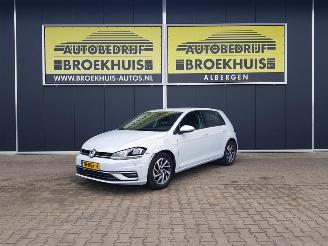 Vaurioauto  passenger cars Volkswagen Golf 1.6 TDI Comfortline SOUND-Edition 2018/1