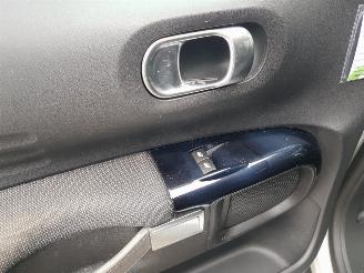 Citroën C4 cactus 1.2 PureTech Shine picture 23