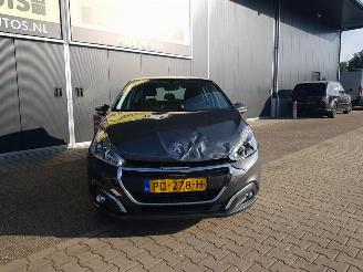 Peugeot 208 1.2 PureTech Blue Lion picture 3