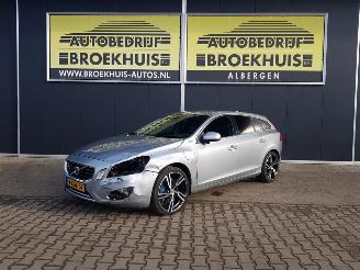 Unfallwagen Volvo V-60 2.4 D6 AWD Plug-In Hybrid Pure Limited 2013/2