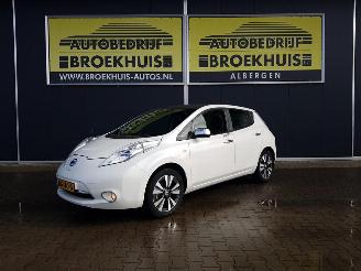 Damaged car Nissan Leaf Tekna Limited Edition 24 kWh 2015/10