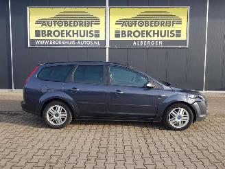 Ford Focus Wagon 1.6-16V Ghia picture 4