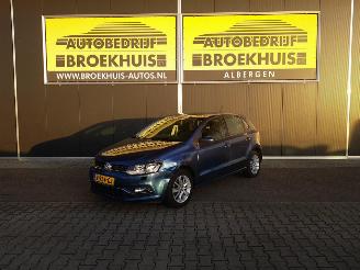 krockskadad bil auto Volkswagen Polo 1.0 Trendline 2015/3