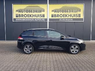 Renault Clio Estate 0.9 TCe Night&Day picture 4