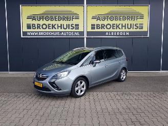 Vaurioauto  passenger cars Opel Zafira Tourer 1.6 CDTI Business+ 2014/9