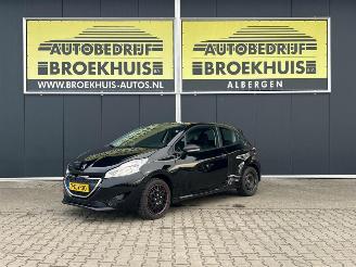 damaged passenger cars Peugeot 208 1.0 VTi Access 2014/11