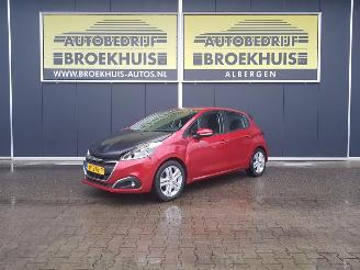 Damaged car Peugeot 208 1.2 PureTech Signature 2019/3