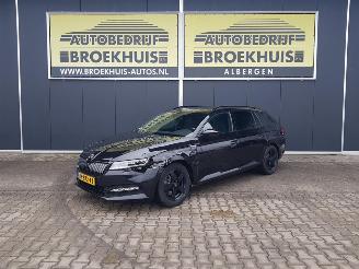 Schadeauto Skoda Superb Combi 1.4 TSI iV Business Edition Plus 2021/6
