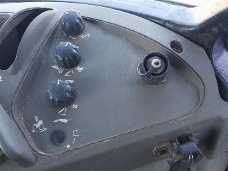 Case  IH FARMALL 105U picture 25