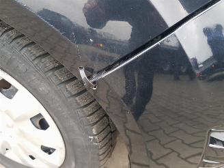 Ford C-Max 1.0 Titanium picture 25