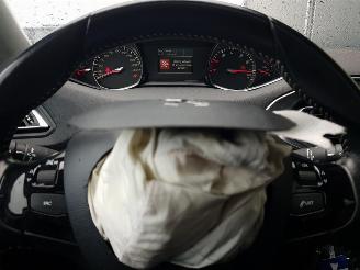 Peugeot 308 SW 1.2 PureTech Blue Lease Executive picture 20