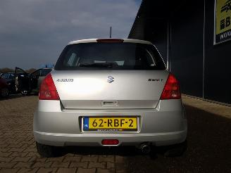 Suzuki Swift 1.3 GA picture 5