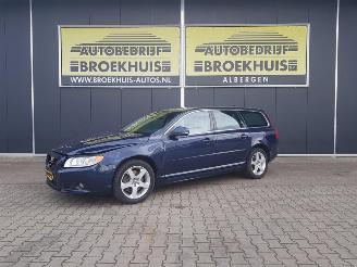 Vaurioauto  passenger cars Volvo V-70 2.0 D4 Nordic 2013/4