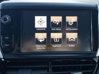 Peugeot 2008 1.2 PureTech Blue Lion picture 23