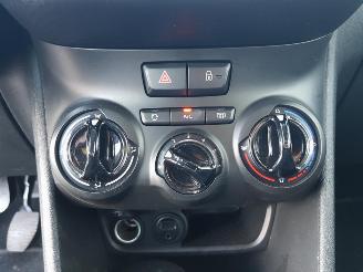 Peugeot 2008 1.2 PureTech Blue Lion picture 20