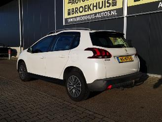 Peugeot 2008 1.2 PureTech Blue Lion picture 7