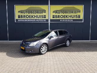 damaged passenger cars Toyota Avensis KOMBI T4 2011/4