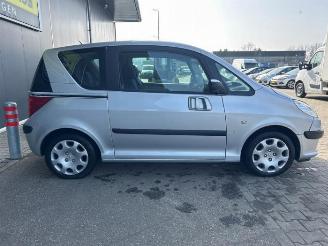 Peugeot 1007 1007 (KM), Hatchback 3-drs, 2004 / 2011 1.4 picture 13