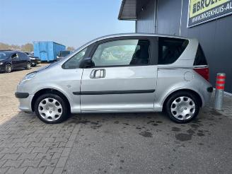 Peugeot 1007 1007 (KM), Hatchback 3-drs, 2004 / 2011 1.4 picture 10