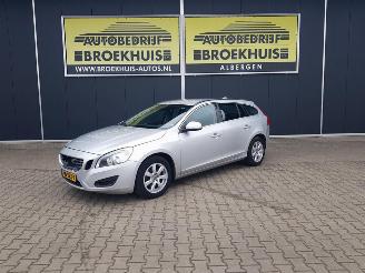 Schadeauto Volvo V-60 2.0 D4 Momentum 2011/7