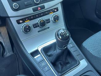 Volkswagen Passat Variant 1.6 TDI BlueMotion Executive Edition picture 20