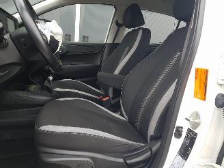 Hyundai I-10 1.0 Comfort picture 16