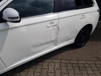 Mitsubishi Outlander 2.0 PHEV instyle picture 9