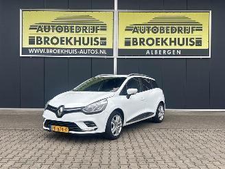 krockskadad bil auto Renault Clio Estate 0.9 TCe Zen 2017/5