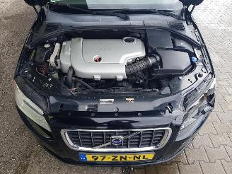 Volvo V-70 2.4 D5 Momentum picture 11