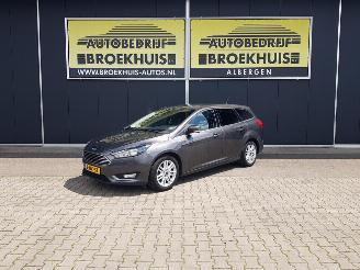 uszkodzony samochody osobowe Ford Focus Wagon 1.0 Trend 2017/7