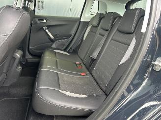 Peugeot 2008 1.2 PureTech Allure picture 17