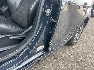 Peugeot 2008 1.2 PureTech Allure picture 11