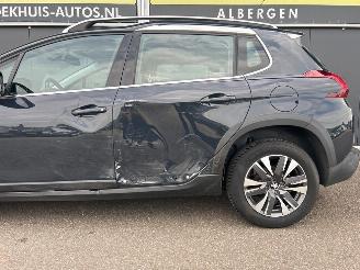 Peugeot 2008 1.2 PureTech Allure picture 10