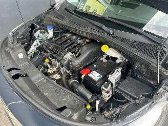 Peugeot 2008 1.2 PureTech Allure picture 15