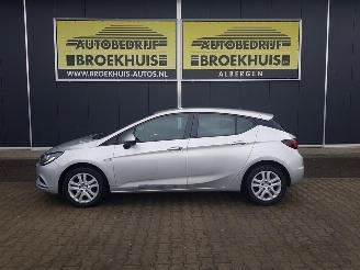 Opel Astra 1.0 Edition picture 2