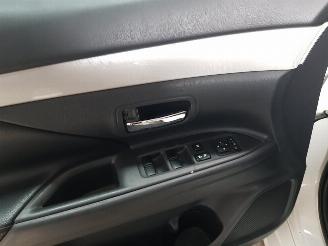 Mitsubishi Outlander 2.0 PHEV instyle picture 23