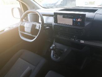 Toyota Proace Worker 1.5 D-4D L2 Navigator picture 17