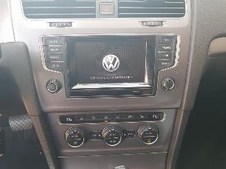 Volkswagen Golf 1.6 TDI Highline DSG picture 17