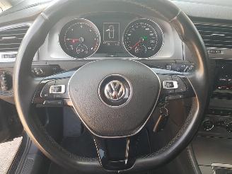 Volkswagen Golf 1.6 TDI Highline DSG picture 16